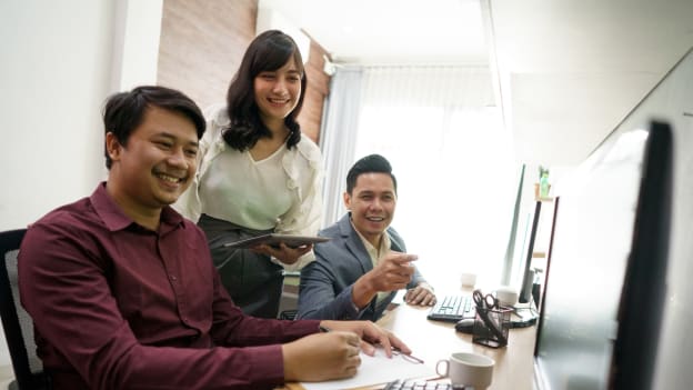 Tokyo introduces four-day workweek and shorter hours for parents